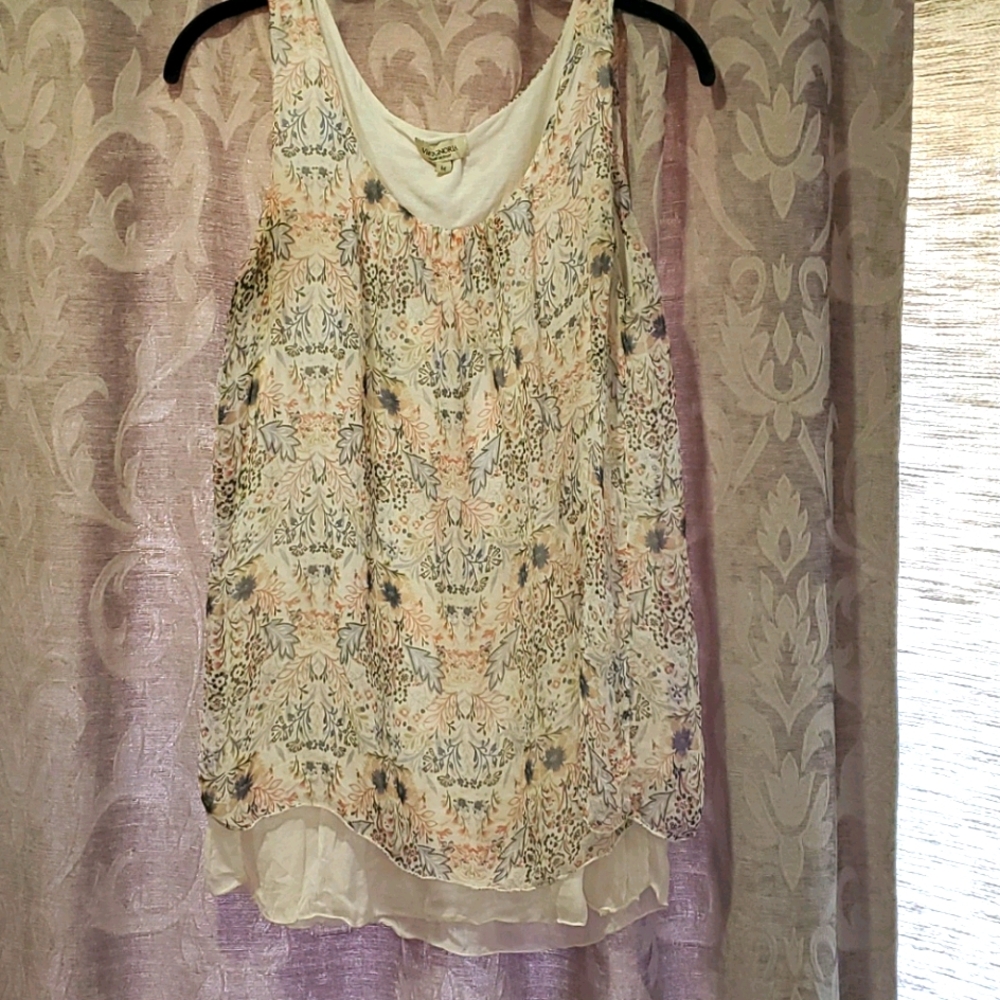 2/$8. Via SIGNORIA Top